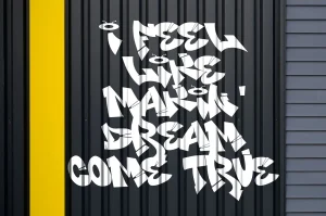 Blue Monsta – Cute Graffiti font