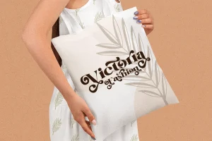 Peachy Retro – Decorative Modern Serif